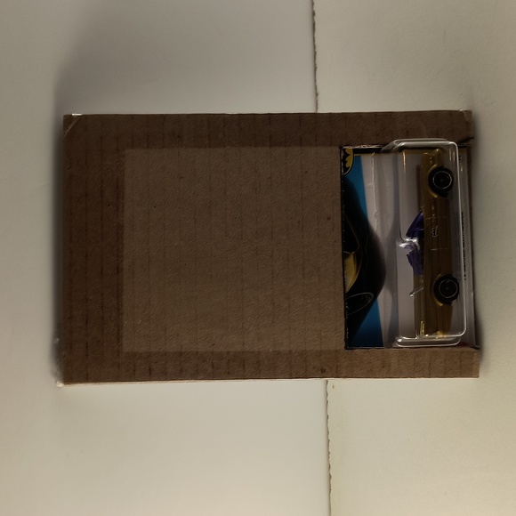 Hot Wheels TV Series Batmobile gold batman series b24 - Picture 4 of 4